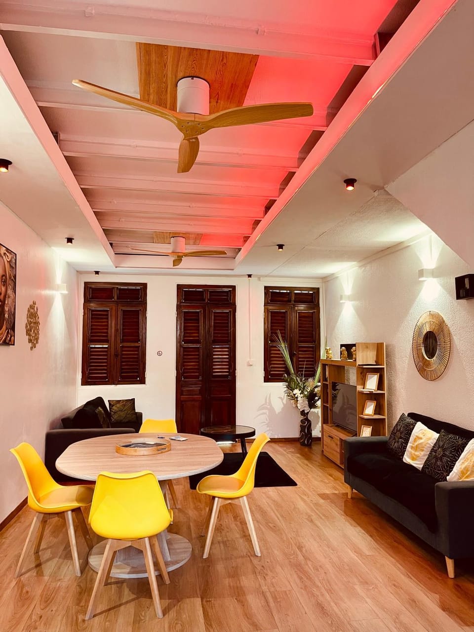 Seating area, Dining area