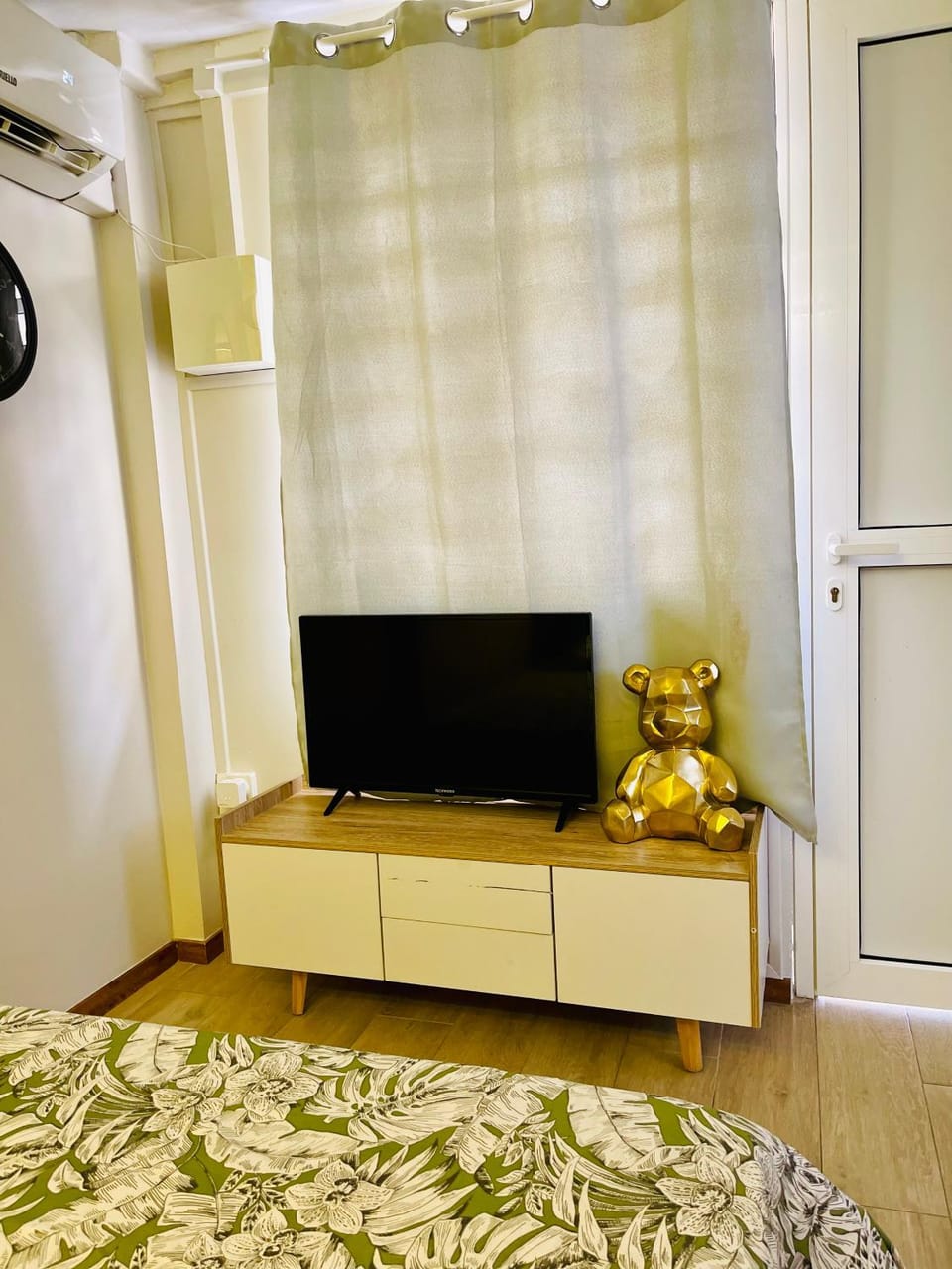 TV and multimedia, Evening entertainment, air conditioner