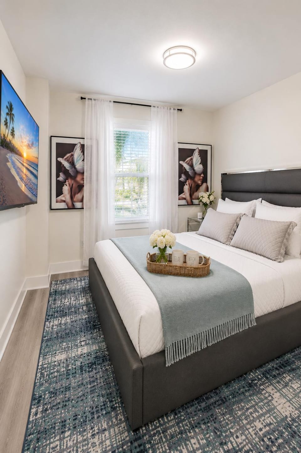Designer Sun Filled Condo - Walk to Town Apartment in St Petersburg