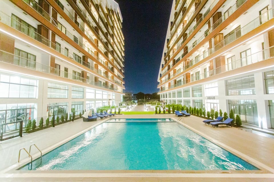 Property building, Pool view, Swimming pool, Swimming pool
