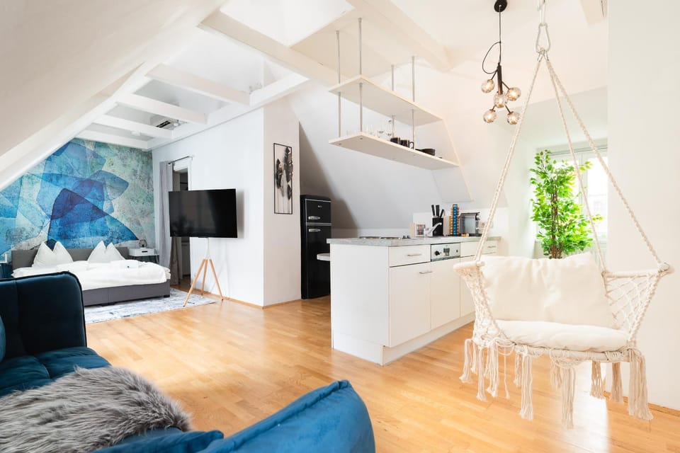 TV and multimedia, Kitchen or kitchenette, Living room, Seating area