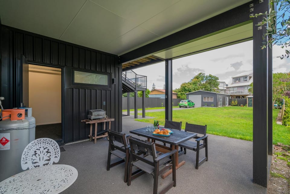 Hosts on the Coast Jewel on Jackman House in Whitianga