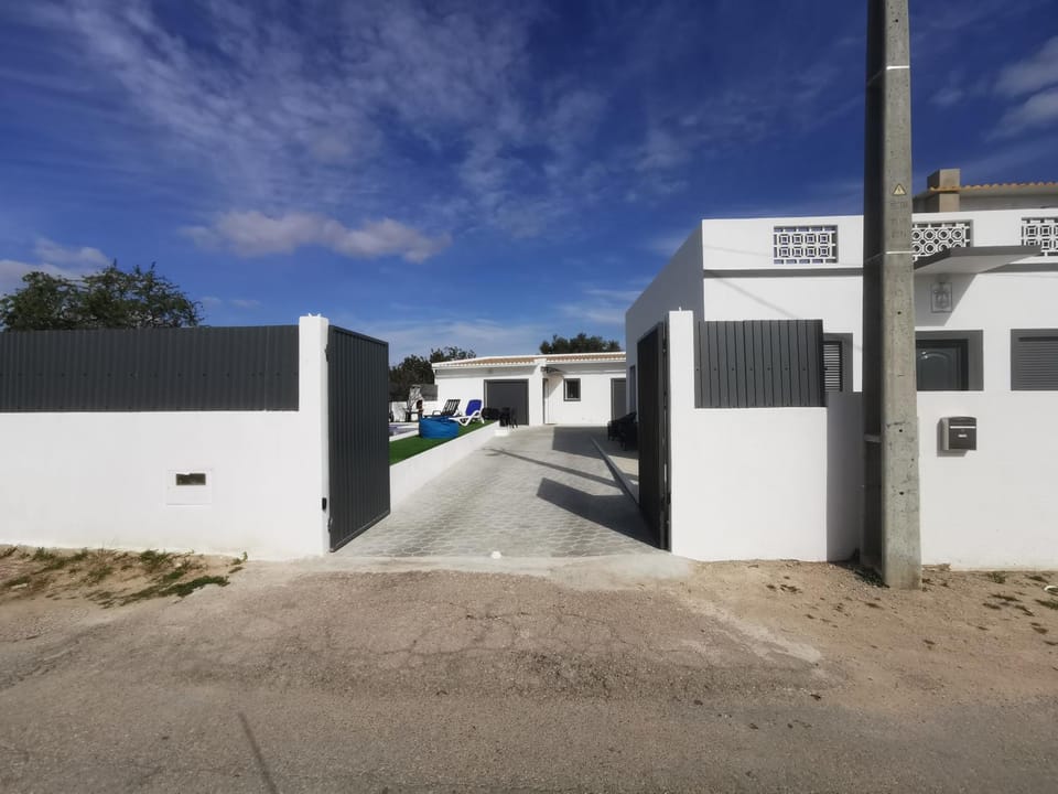 Casas Caiado Two Houses with swimming POOL House in Loulé