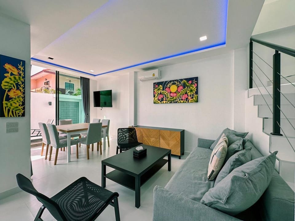 Living room, Dining area