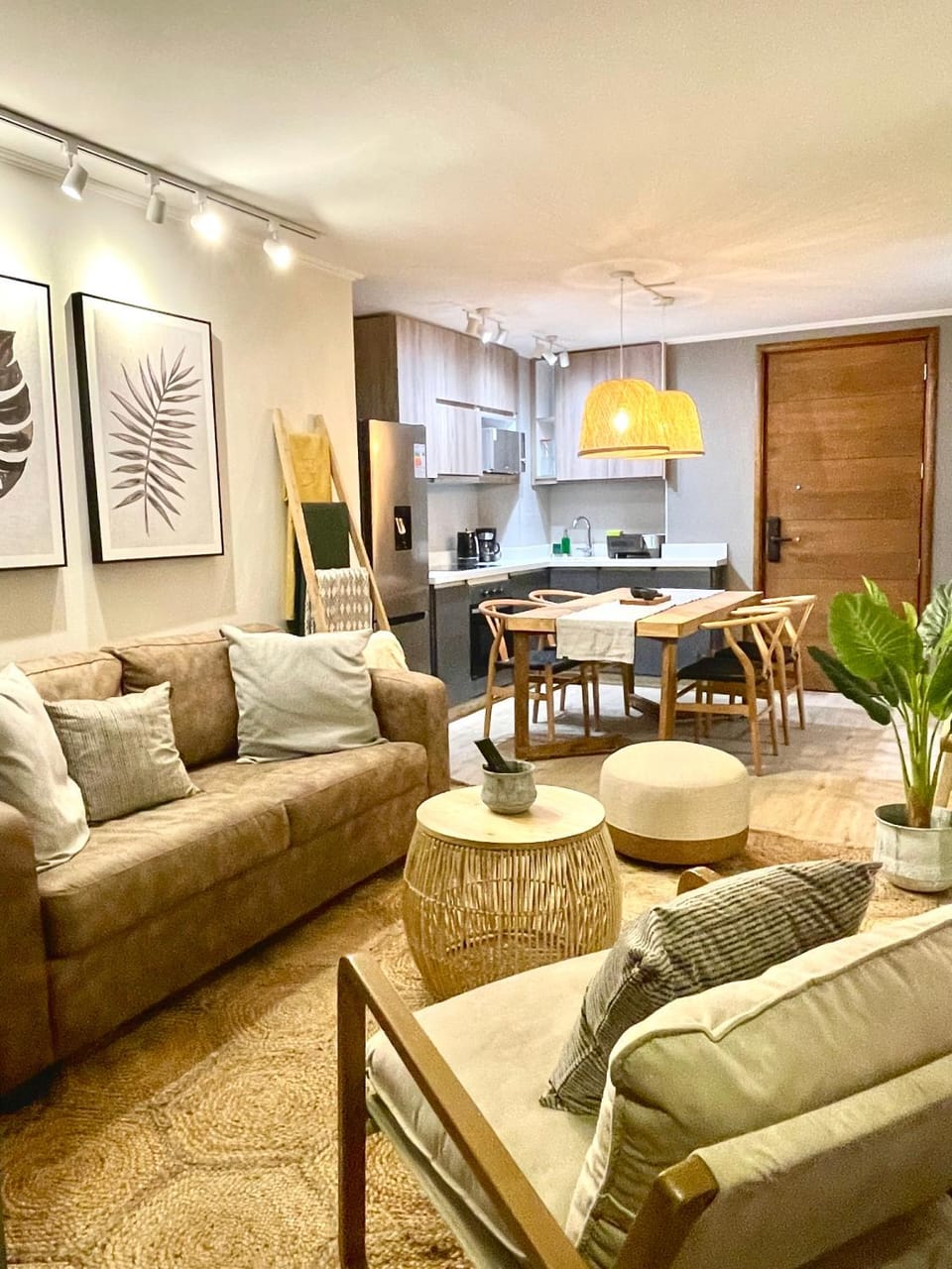 Kitchen or kitchenette, Living room, Dining area