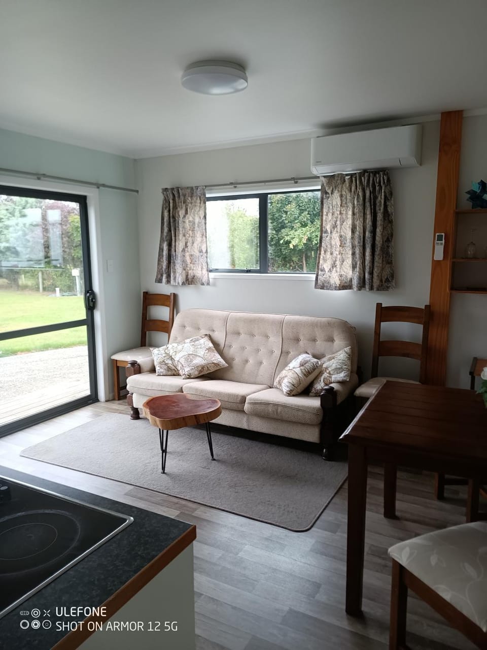 Flying Plate Saloon Apartment in Otago
