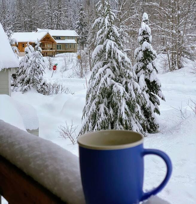 Walk-In Skiing/Tubing Across at Summit East Chalet in Snoqualmie Pass