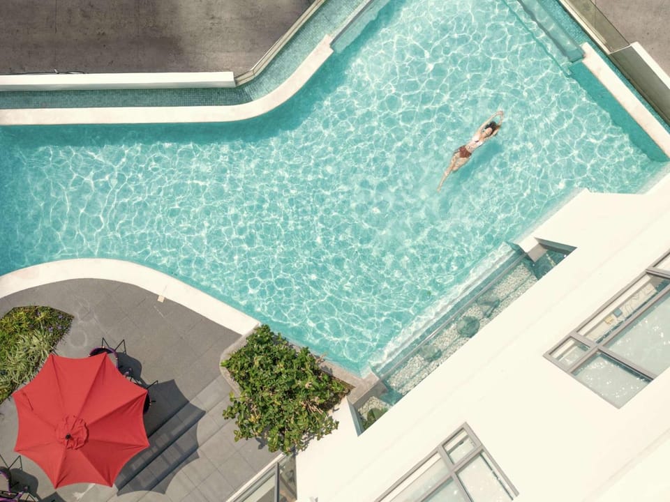 Day, Pool view, Swimming pool, sunbed
