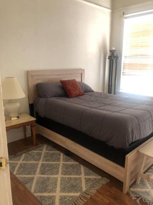 Misha’s Cozy Rare 3brm Apartment in Sierra Nevada