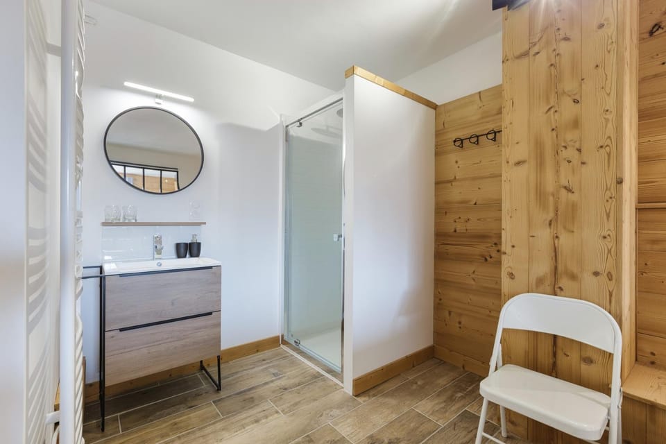 Bathroom, Bathroom