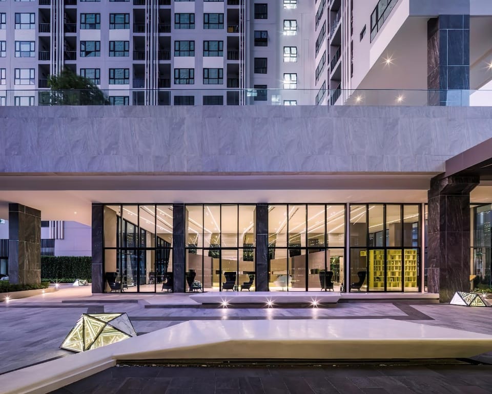 Property building, Facade/entrance