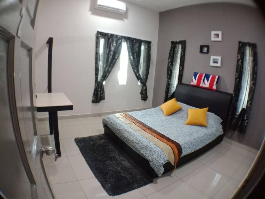 AVENUE HOMESTAY 5 Room 4 Toilet 4 MINUTES TO TOWER House in Perak Tengah District