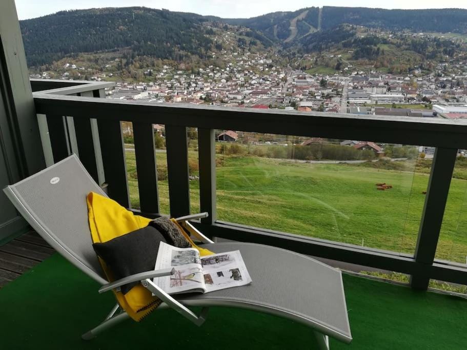 View (from property/room), Balcony/Terrace, Mountain view