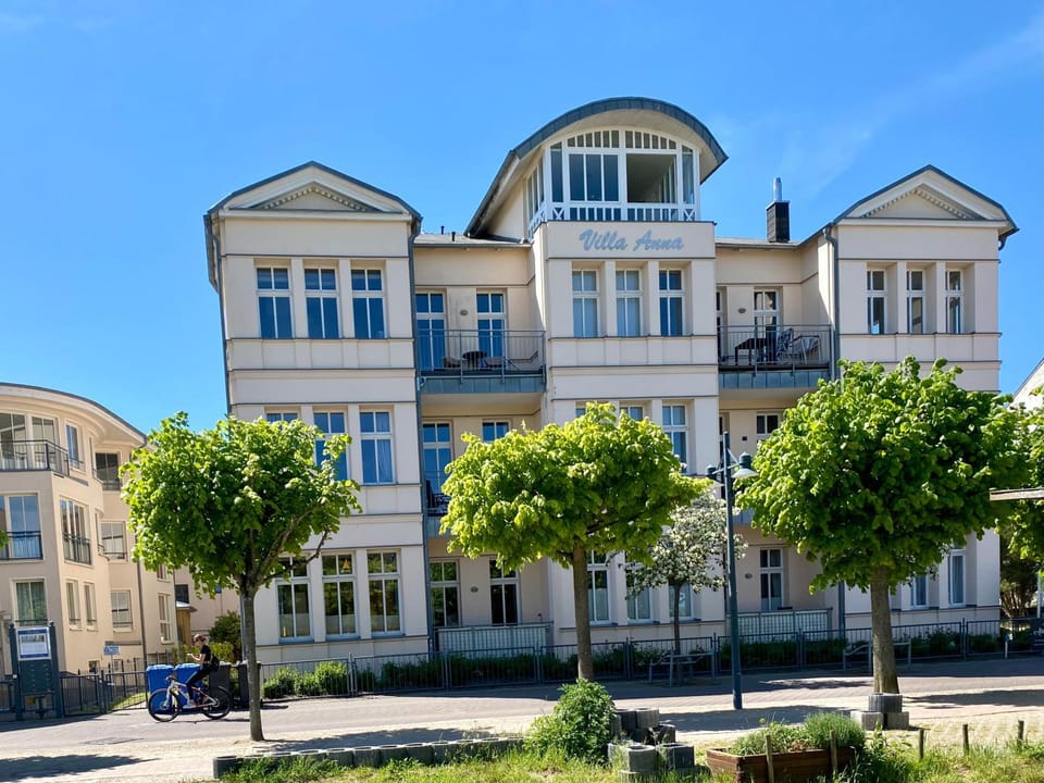 Property building, Area and facilities