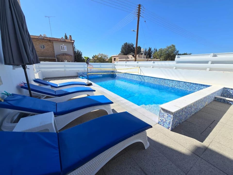 Michael Angelo Luxuri Villa 4 bedroom Villa in Yeroskipou