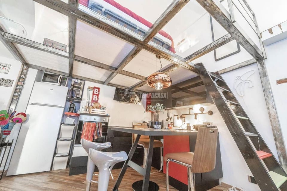 Kitchen or kitchenette, Living room, Seating area, Dining area, minibar, pet friendly