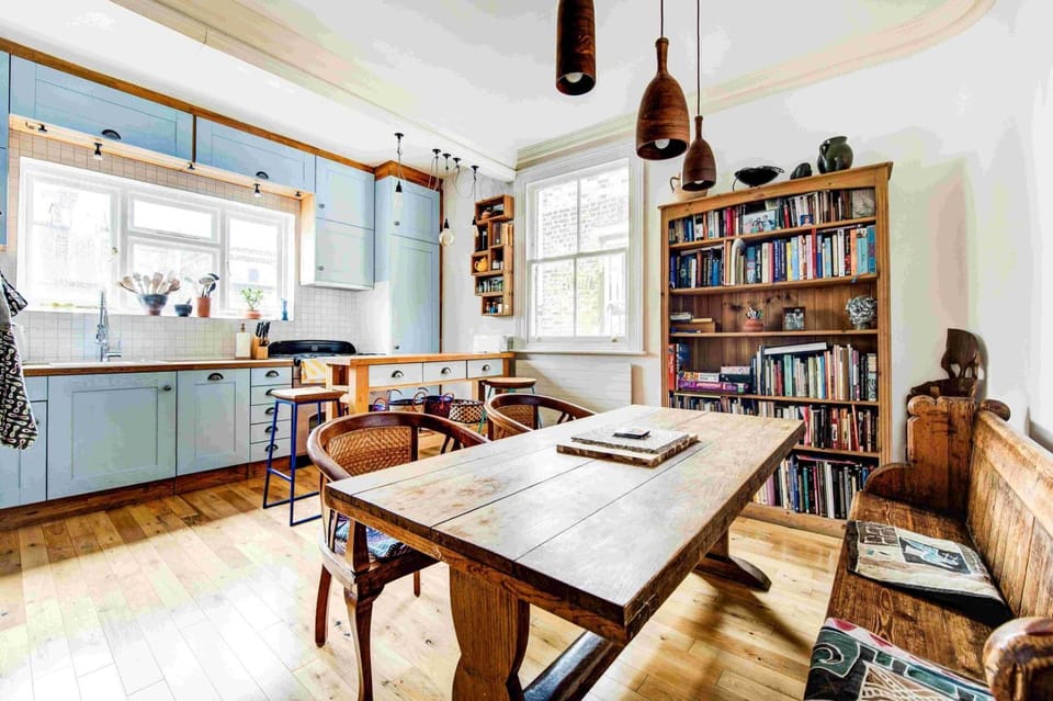 GuestReady - A charming home in Fulham Town House in London