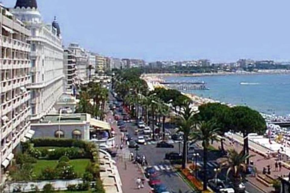 Cannes centre , magnifique , 5 min palais Apartment in Cannes
