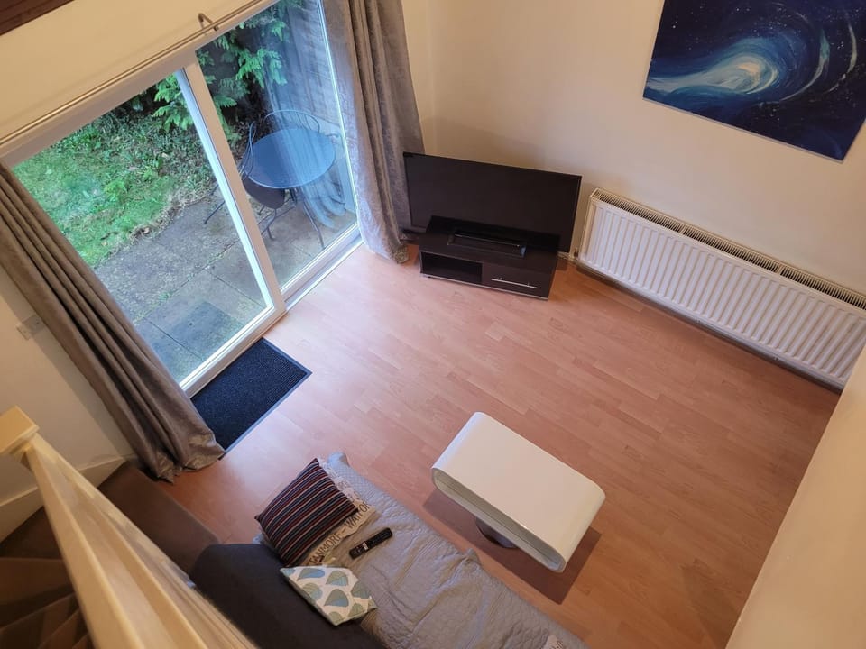 Rent Unique the Otford modern home 1 bed with mezzanine House in Crawley