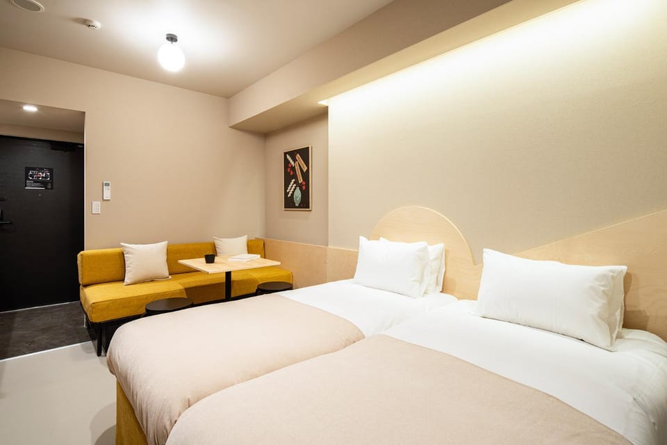 Bed, Seating area, Bedroom