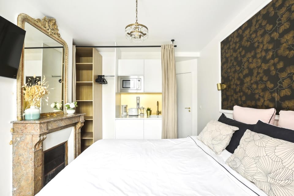 Bed, TV and multimedia, Kitchen or kitchenette, Photo of the whole room, Bedroom, minibar, wardrobe
