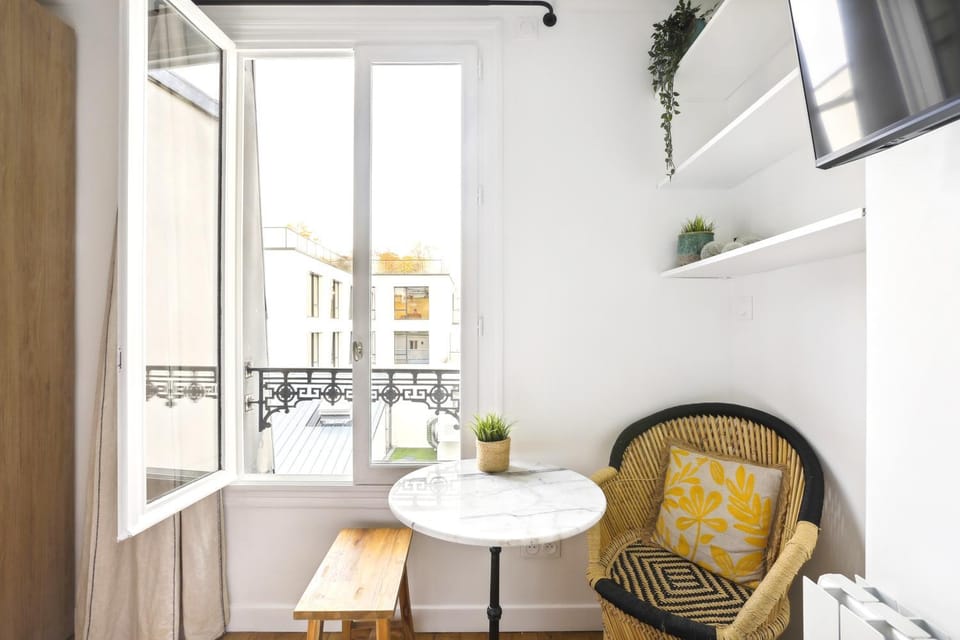 View (from property/room), Seating area, Dining area