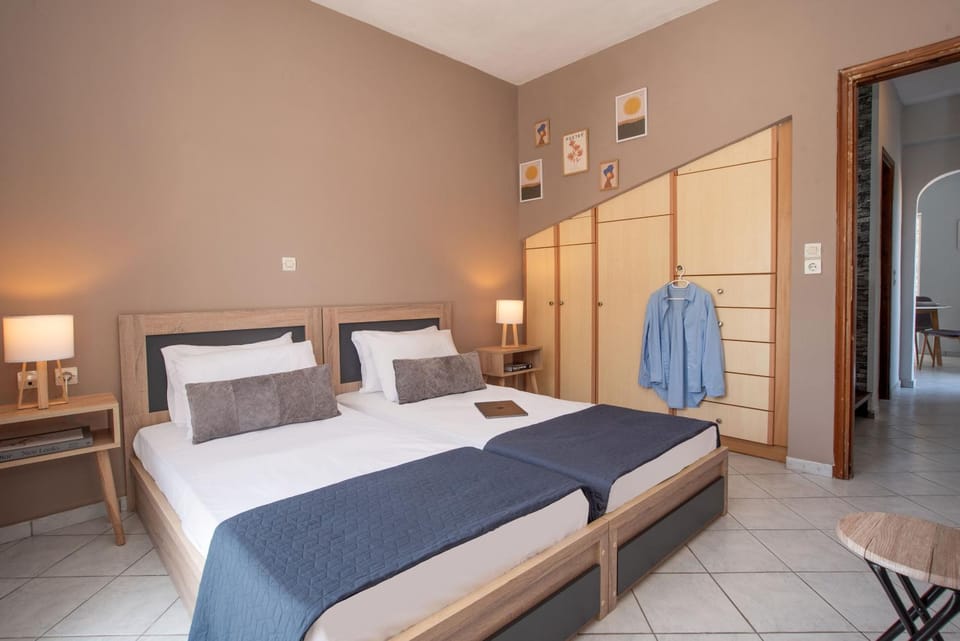 Bed, Photo of the whole room, Bedroom