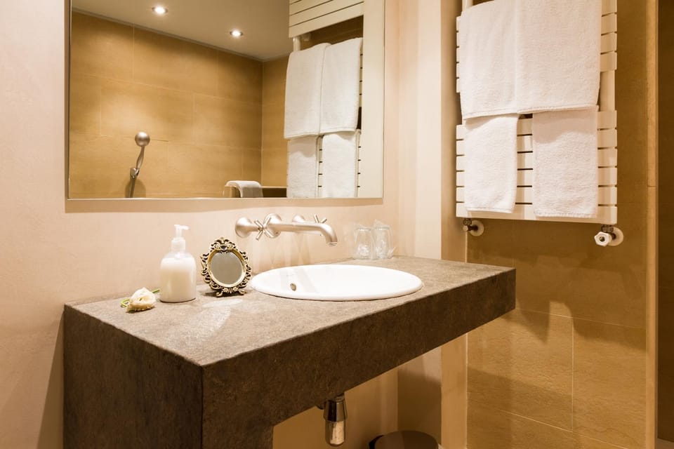 Bathroom, Bathroom
