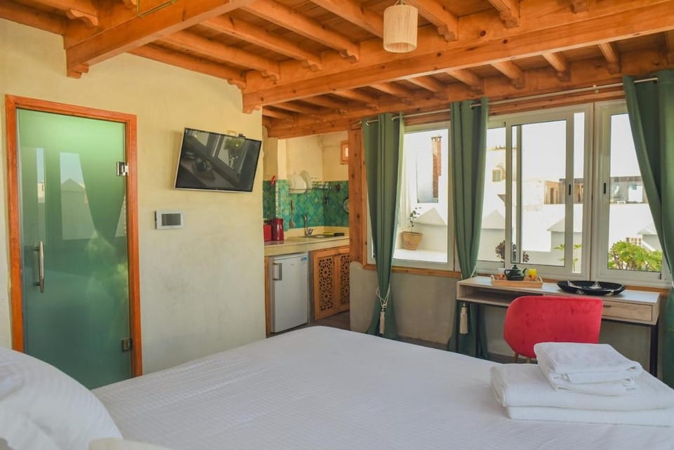 TV and multimedia, Kitchen or kitchenette