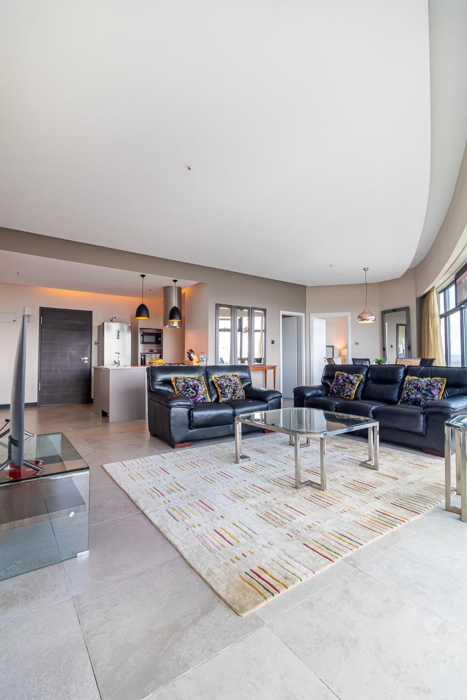 Kitchen or kitchenette, Living room, Seating area