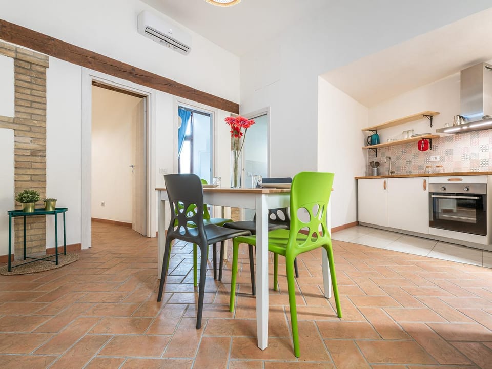 Kitchen or kitchenette, Living room, air conditioner