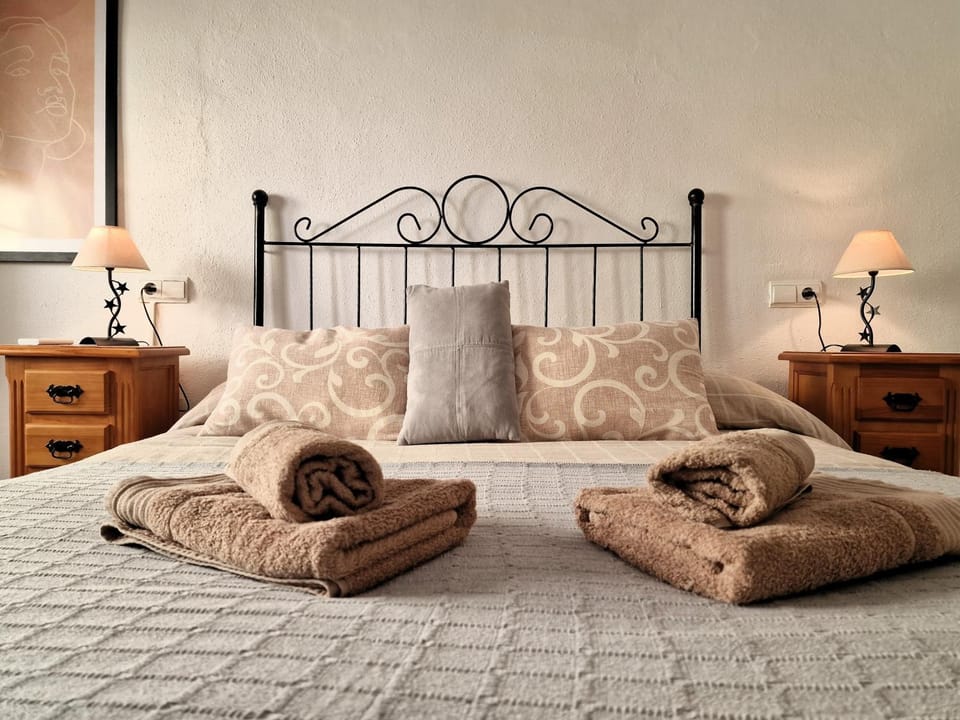Bed, Bedroom