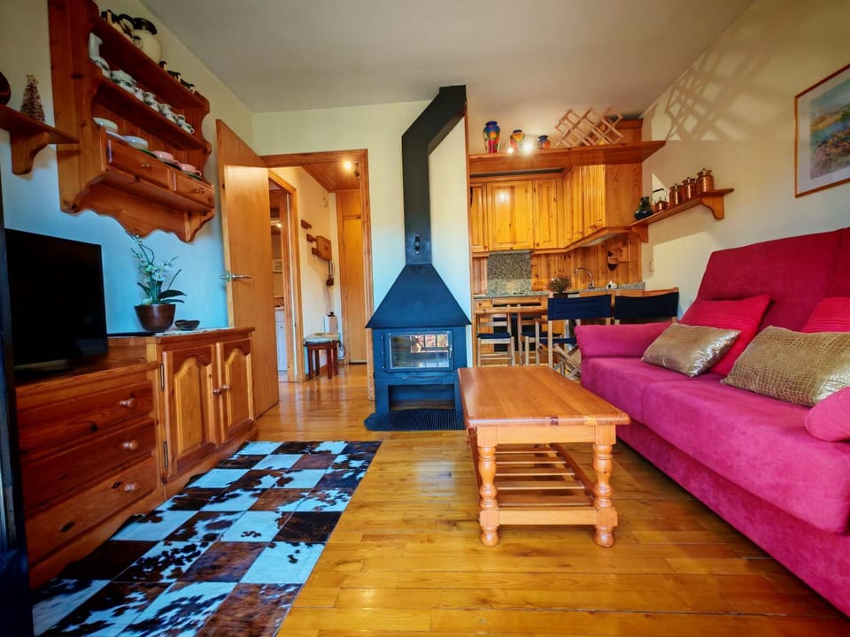 Chimenea, cama grande y vistas- Escapada romántica perfecta - Falcó 16 Apartment in Pla de l'Ermita