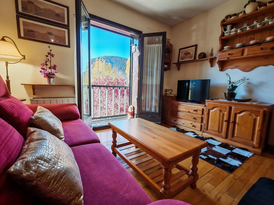 Chimenea, cama grande y vistas- Escapada romántica perfecta - Falcó 16 Apartment in Pla de l'Ermita