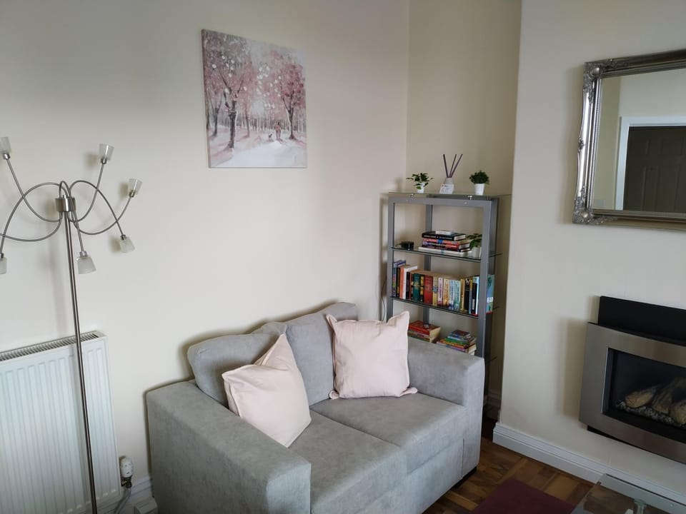 Seating area, flat iron