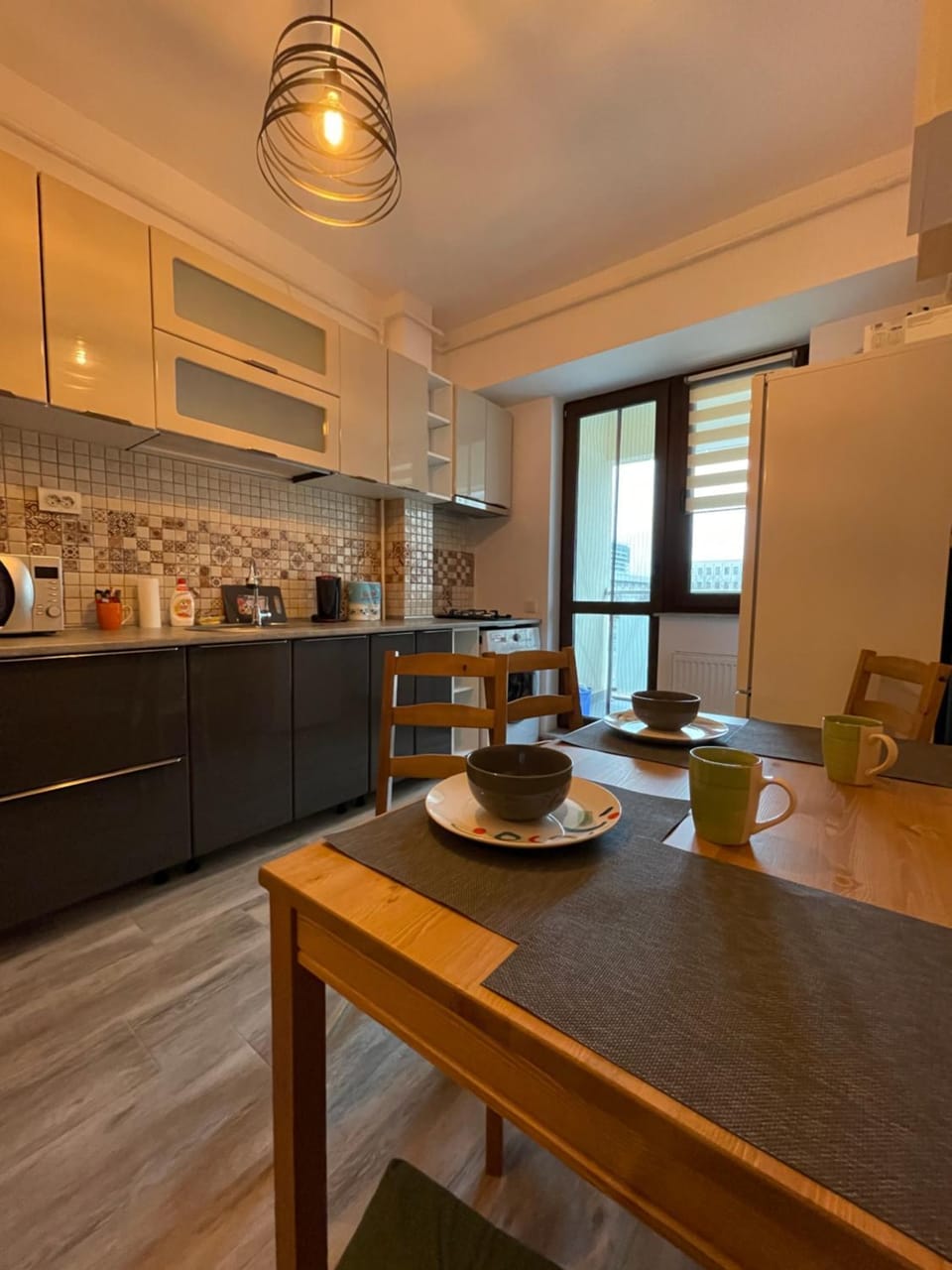 Coffee/tea facilities, Kitchen or kitchenette, Living room, Seating area, Dining area, minibar, stove