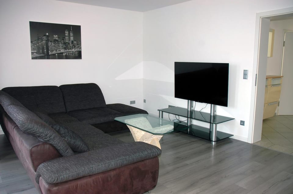 Communal lounge/ TV room, TV and multimedia, Living room