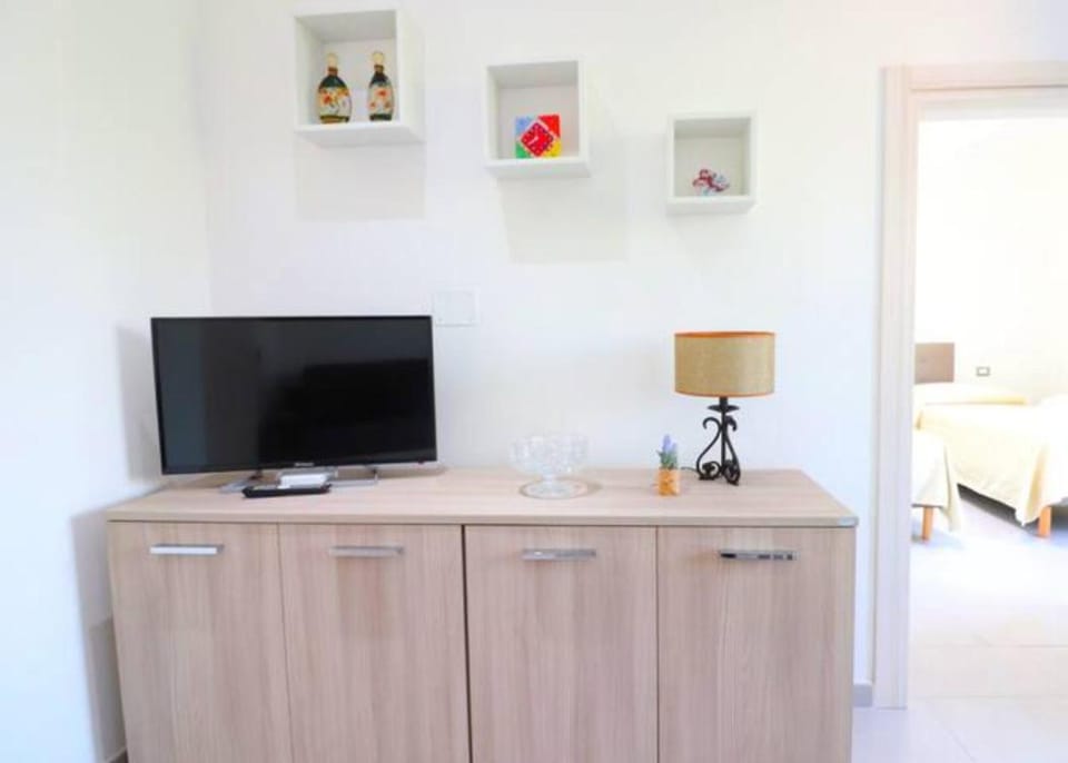 TV and multimedia, hair dresser