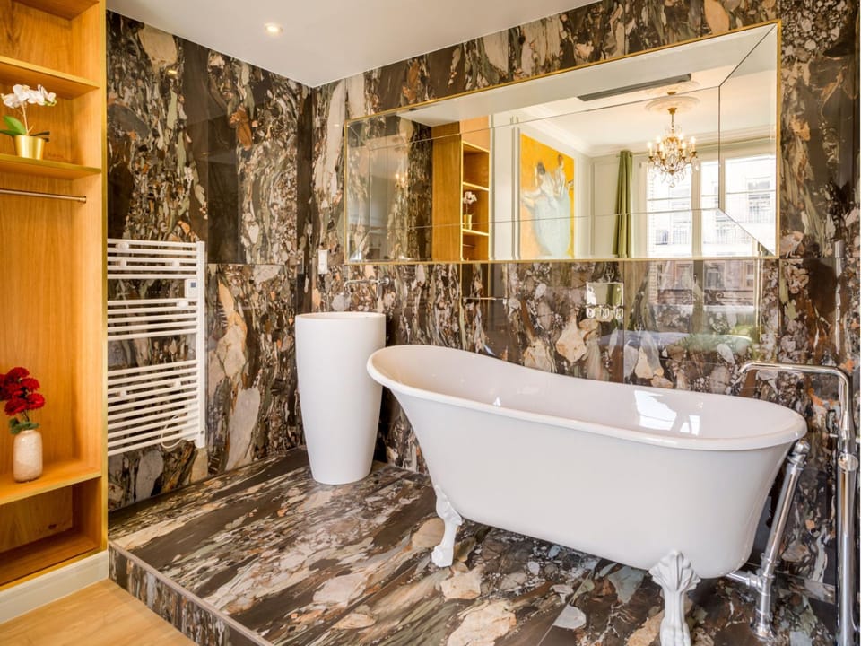 Bathroom, Bath