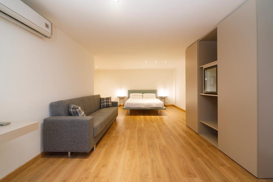 Bedroom, air conditioner