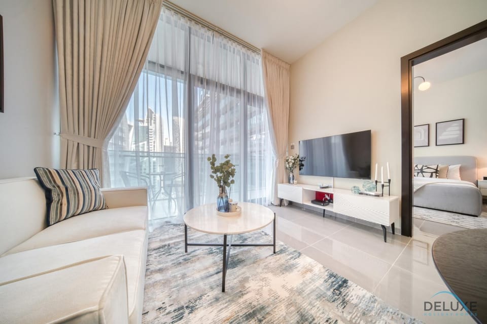 TV and multimedia, Living room, Photo of the whole room, Seating area, Evening entertainment