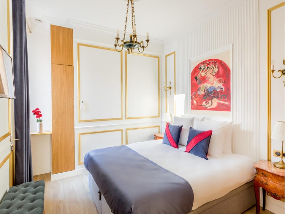 Bed, Photo of the whole room, Bedroom