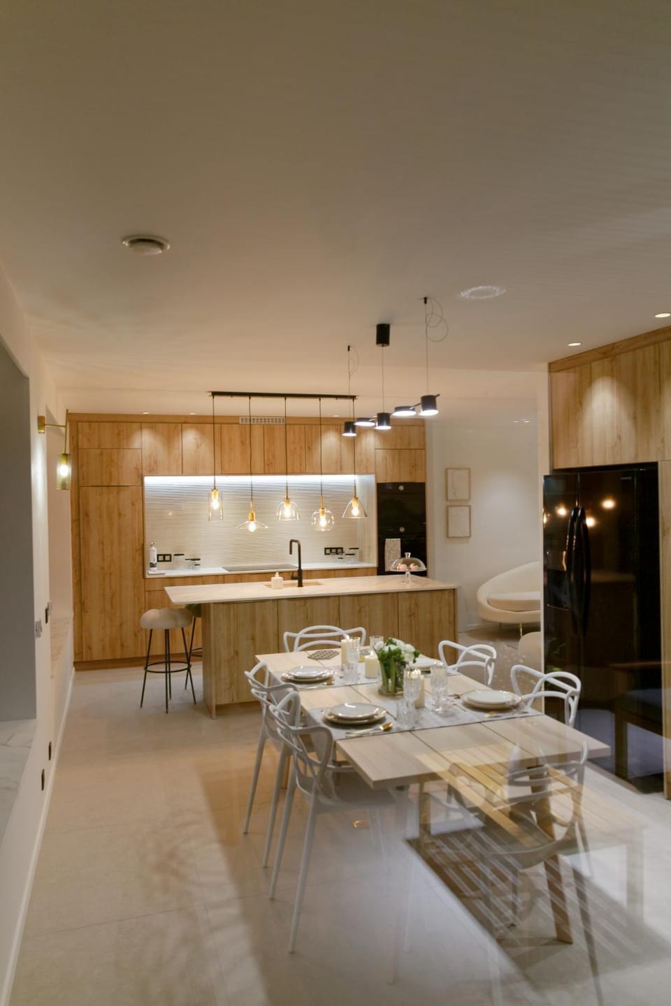 Kitchen or kitchenette, Dining area, stove