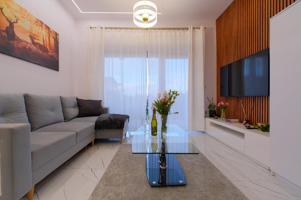 Living room, Seating area, Evening entertainment