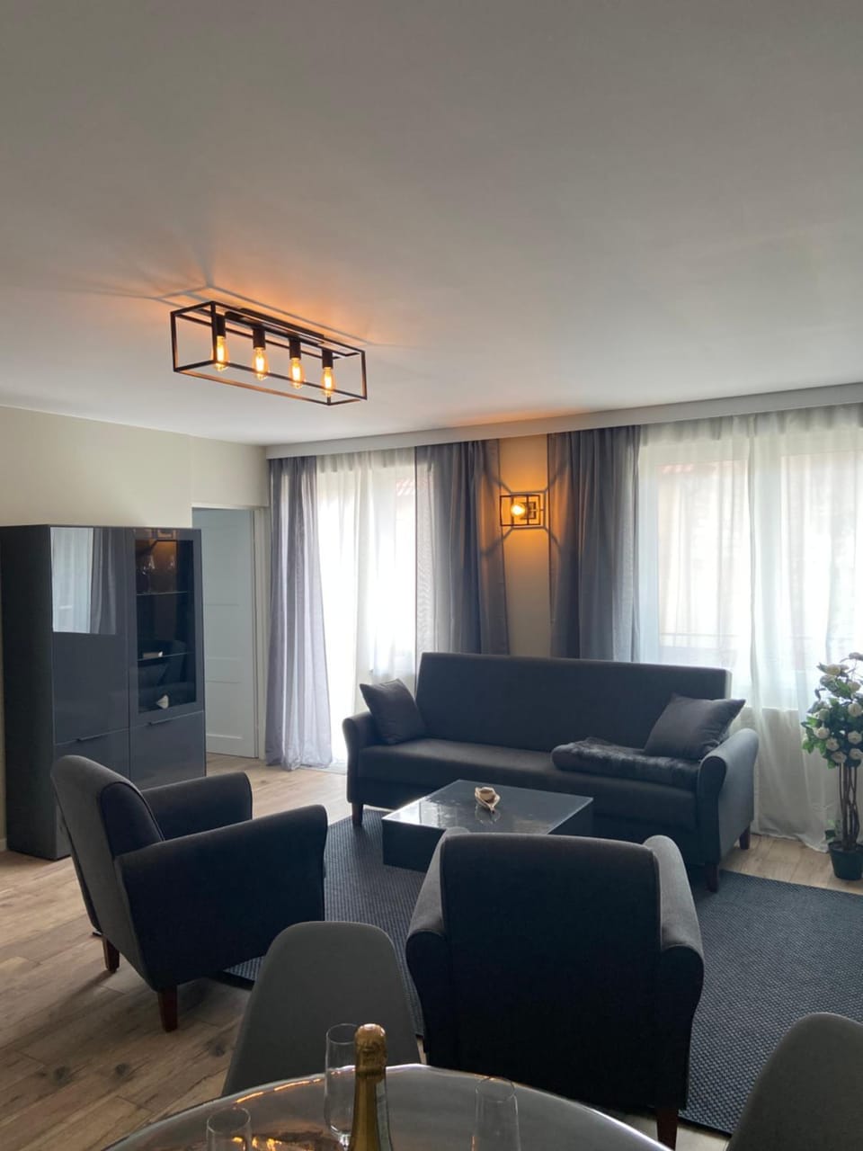 Living room, Seating area