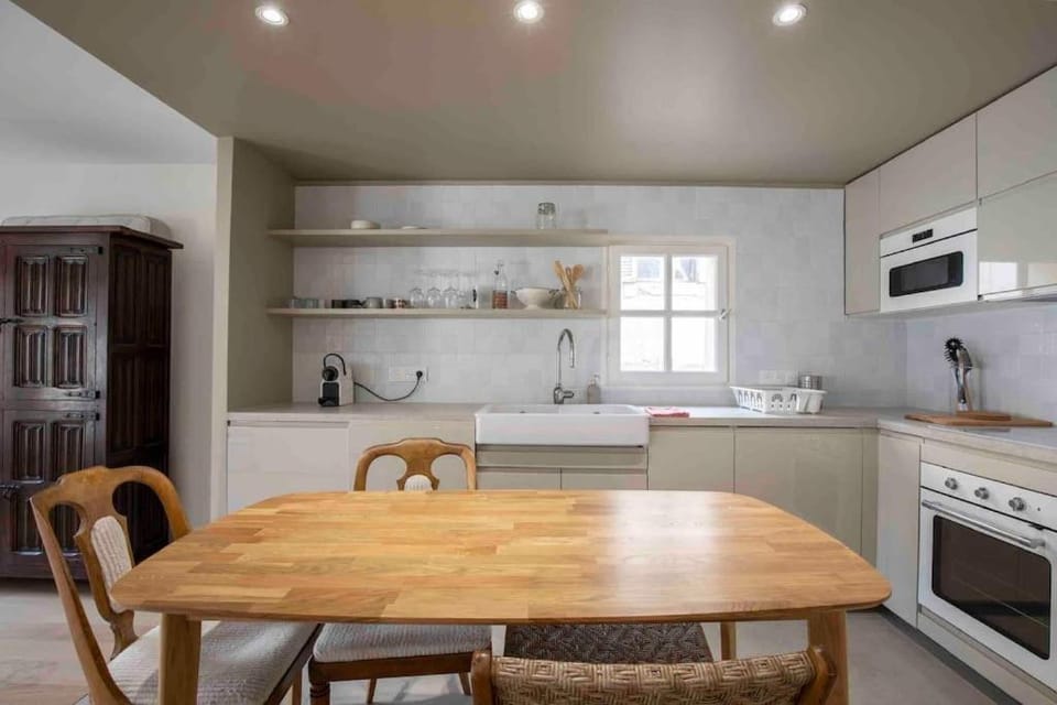 Kitchen or kitchenette, Dining area, dishwasher, minibar, pet friendly, stove, toaster
