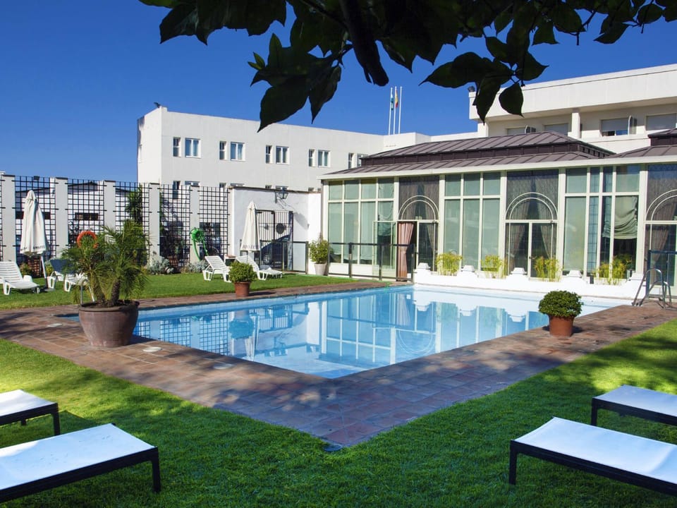 Property building, Facade/entrance, Swimming pool