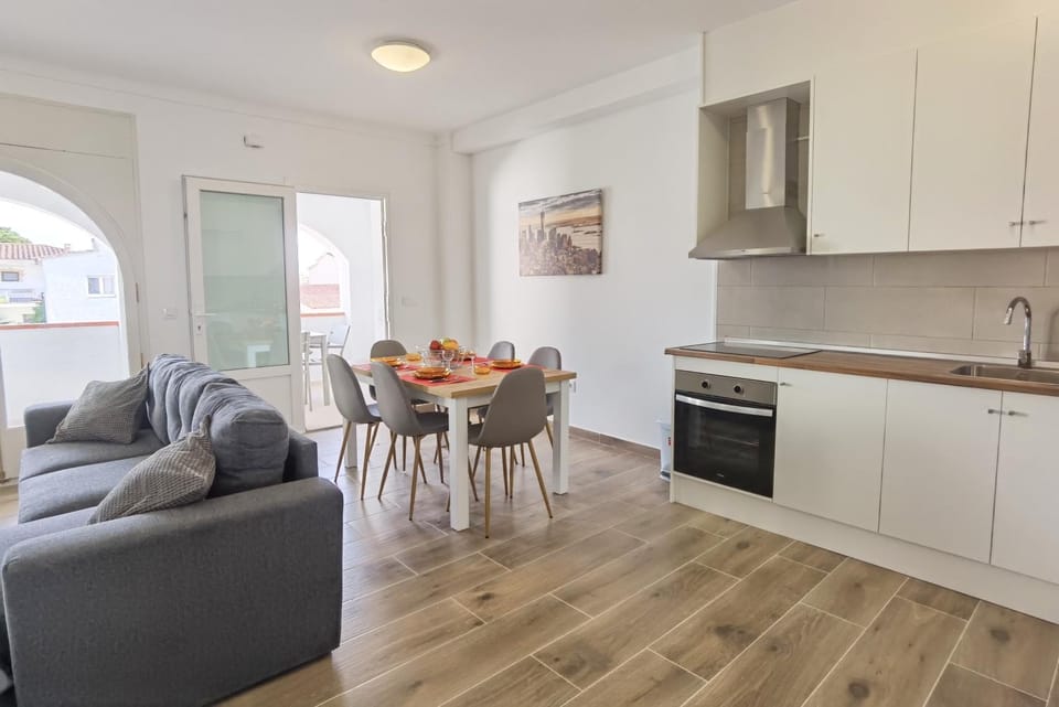 LEON INMO Apartment Dana - 15770 Apartment in Alt Empordà