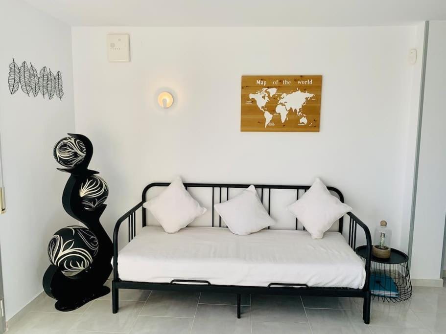 Bed, Living room, Bedroom