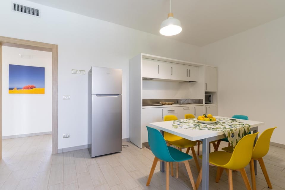 Property building, Kitchen or kitchenette, Living room